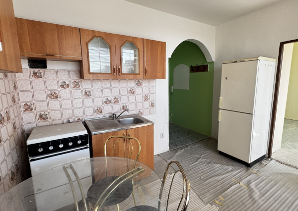 REZERVOVANÉ!!! 1-izbový byt na predaj s loggiou – Nerudova ulica, Trnava 🏢