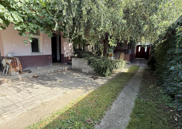 🏡PREDANÉ !!! Rodinný dom s veľkým pozemkom v obci Kátlovce