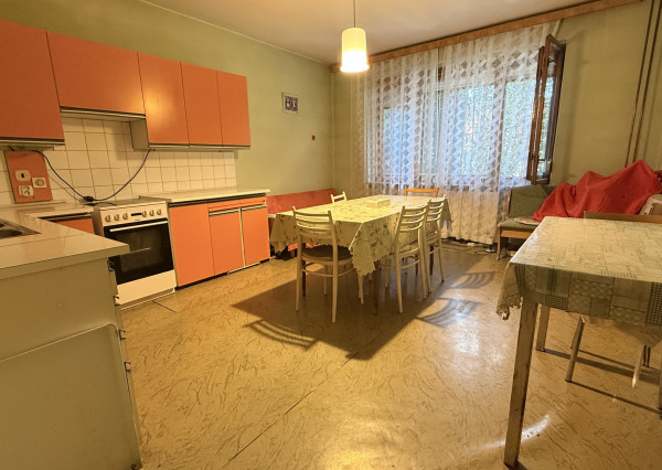 🏡PREDANÉ !!! Rodinný dom s veľkým pozemkom v obci Kátlovce