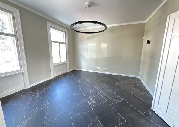 LUXUSNÝ PRENÁJOM KANCELÁRSKYCH PRIESTOROV – TRNAVA, NÁMESTIE SNP