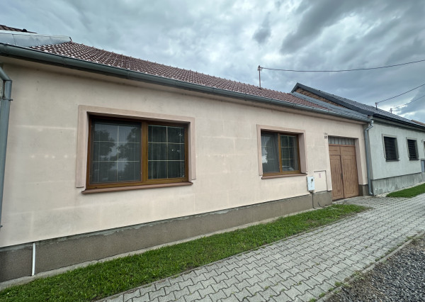 Na predaj 4 izbový rodinný dom v obci Dolná Krupá , znížená cena 175 800 € !!!