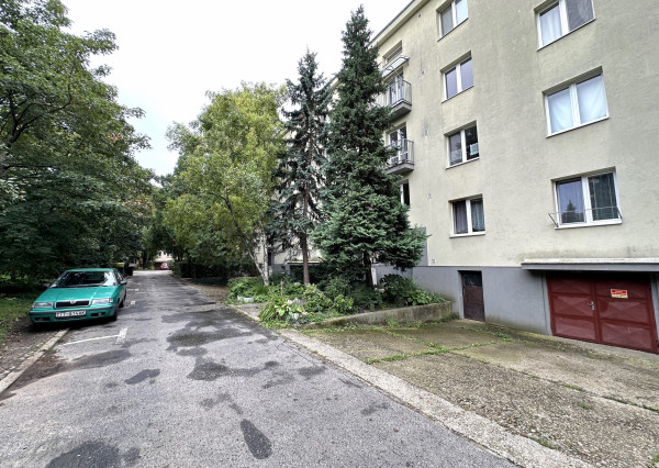 🏡 REZERVOVANÉ ! 2-izbový byt vo vyhľadávanej lokalite Trnavy – ulica Ľudmily Podjavorinskej