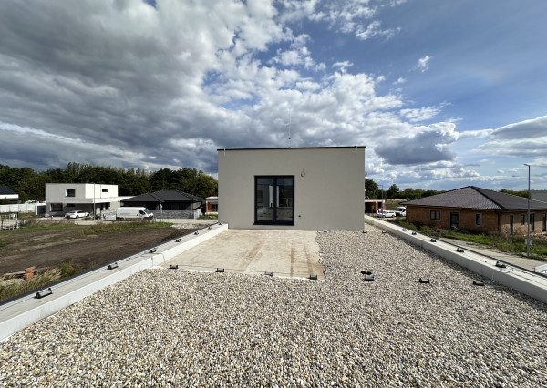 Exkluzívny 5-izbový rodinný dom s garážou a terasou – Biely Kostol pri Trnave