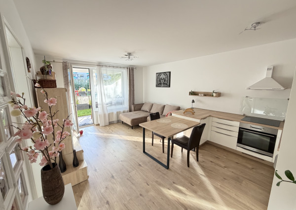 Na prenájom moderný 2-izbový byt s vlastnou predzáhradkou a terasou – Arboria, Trnava