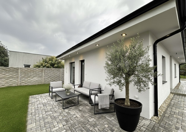 NA PREDAJ!  NOVOSTAVBA 4-izbového rodinného domu, Cífer