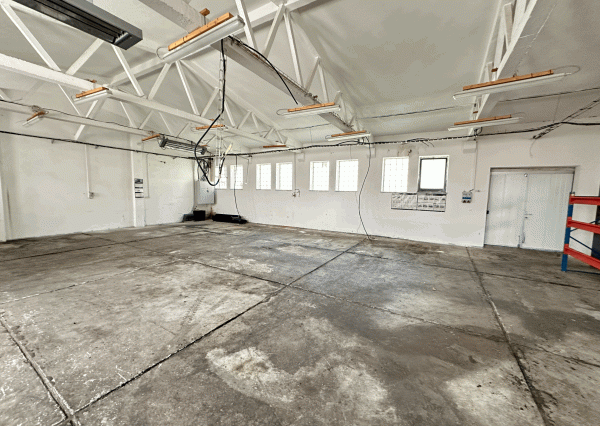 Na predaj vykurovaná výrobná hala s pozemkom – Dubnica nad Váhom, časť Prejta