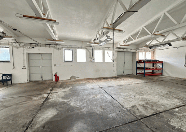 Na predaj vykurovaná výrobná hala s pozemkom – Dubnica nad Váhom, časť Prejta