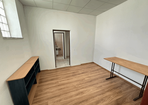 Na predaj vykurovaná výrobná hala s pozemkom – Dubnica nad Váhom, časť Prejta