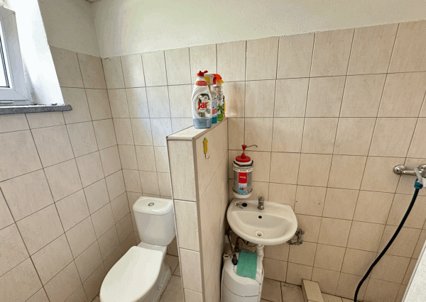 Na predaj vykurovaná výrobná hala s pozemkom – Dubnica nad Váhom, časť Prejta