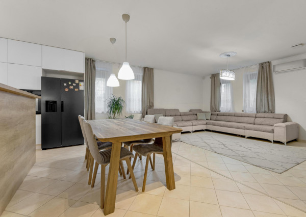 🌿 Exkluzívny 5-izbový rodinný dom v Reci – pokoj, súkromie a nadštandardné bývanie