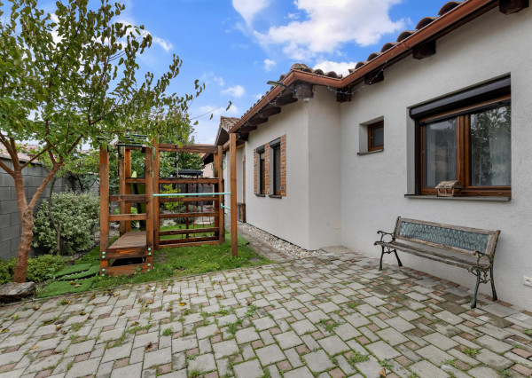 🌿 Exkluzívny 5-izbový rodinný dom v Reci – pokoj, súkromie a nadštandardné bývanie