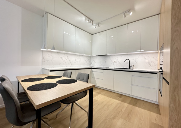 PRENÁJOM – 2-izbový štýlový byt v Rezidencii Hviezdoslavova, centrum Trnavy