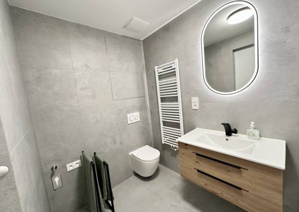 PRENÁJOM – 2-izbový štýlový byt v Rezidencii Hviezdoslavova, centrum Trnavy