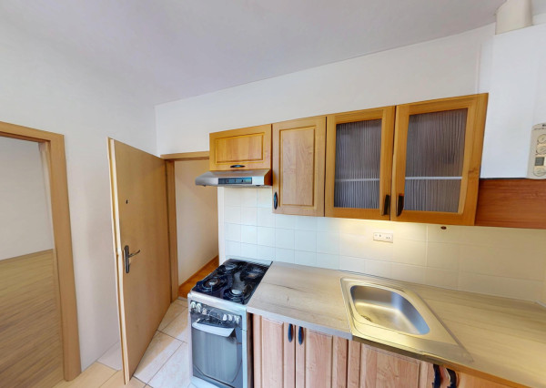 🏡 Prenájom útulného 2-izbového bytu v centre Trnavy – ul. Andreja Žarnova