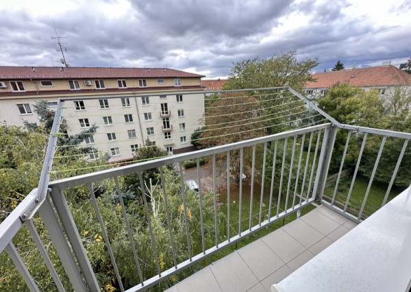 PRENAJATÉ ! PRENÁJOM 2-izbového bytu s balkónom – Ľ. Podjavorinskej, Trnava