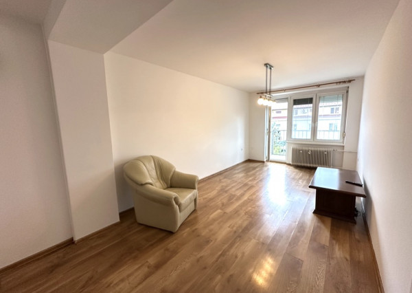 PRENAJATÉ ! PRENÁJOM 2-izbového bytu s balkónom – Ľ. Podjavorinskej, Trnava