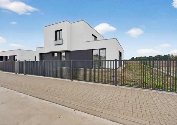 Moderné rodinné bývanie pre náročných – 5i. rodinný dom s garážou, Biely Kostol pri Trnave