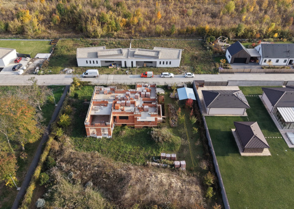 Rozostavaný RD na JEDINEČNOM POZEMKU s výmerou až 2100m2, Kamenná cesta Trnava