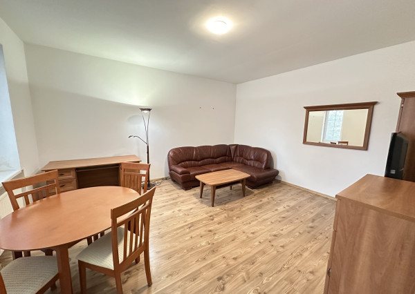 🏡 Prenájom útulného 2-izbového bytu v centre Trnavy – ul. Andreja Žarnova