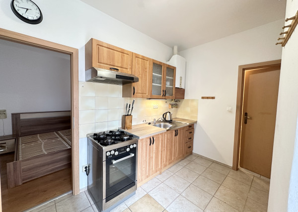 🏡 Prenájom útulného 2-izbového bytu v centre Trnavy – ul. Andreja Žarnova