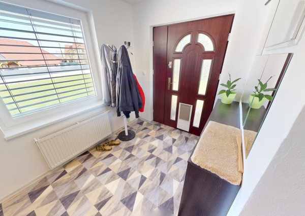 NOVÁ CENA!!! Na predaj RD v obci LOŠONEC, pozemok 1056m2, rekonštrukcia, iba minútu peši od lesa