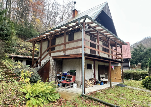 REKREAČNÁ CHATA NA PREDAJ, úžitková plocha 90m2, vlastný pozemok 600m2, celoročne obývateľná, BUKOVÁ, Sokolské chaty, TREBA VIDIEŤ!!!