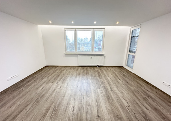 NA PREDAJ: Štýlový, kompletne zrekonštruovaný 3-izbový byt na ulici Vladimíra Clementisa – Trnava