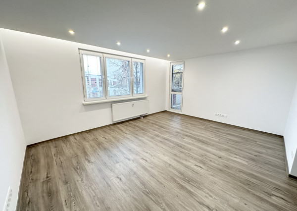 NA PREDAJ: Štýlový, kompletne zrekonštruovaný 3-izbový byt na ulici Vladimíra Clementisa – Trnava