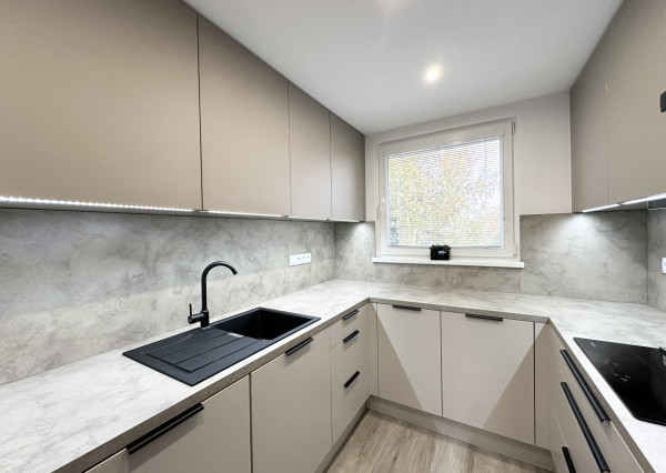 NA PREDAJ: Štýlový, kompletne zrekonštruovaný 3-izbový byt na ulici Vladimíra Clementisa – Trnava