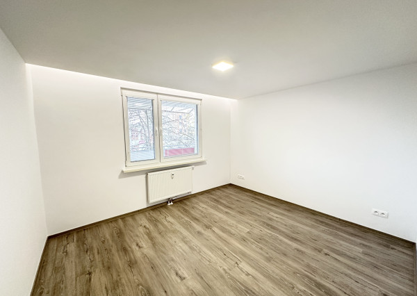 NA PREDAJ: Štýlový, kompletne zrekonštruovaný 3-izbový byt na ulici Vladimíra Clementisa – Trnava