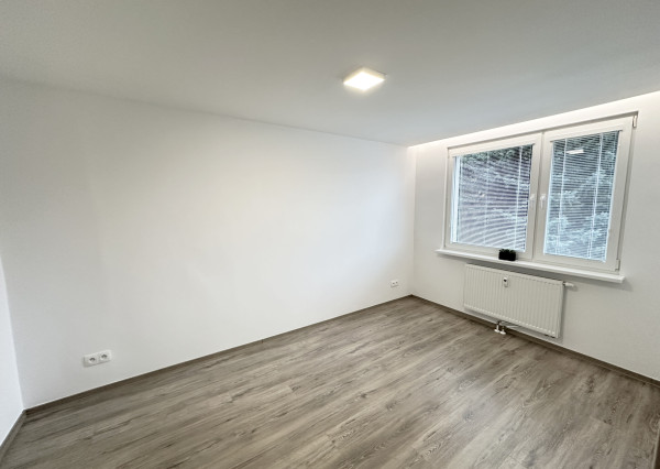 NA PREDAJ: Štýlový, kompletne zrekonštruovaný 3-izbový byt na ulici Vladimíra Clementisa – Trnava