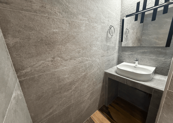 NA PRENÁJOM – krásny, kompletne zrekonštruovaný  byt v centre (Vajanského)