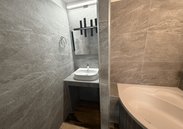 NA PRENÁJOM – krásny, kompletne zrekonštruovaný  byt v centre (Vajanského)