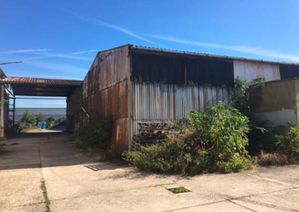 NA PREDAJ – Rozsiahly výrobný a skladovací areál, Šaľa – Veča (Nitrianska ulica)