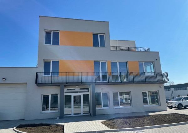 NOVÁ ADMINISTRATÍVNA BUDOVA s výborným napojením na diaľnicu, Zavarská ul. Trnava