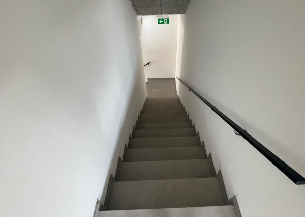 NOVÁ ADMINISTRATÍVNA BUDOVA s výborným napojením na diaľnicu, Zavarská ul. Trnava