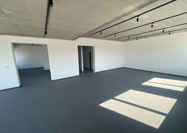 NOVÁ ADMINISTRATÍVNA BUDOVA s výborným napojením na diaľnicu, Zavarská ul. Trnava