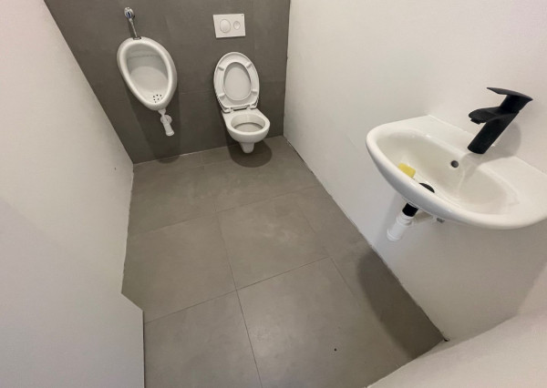 NOVÁ ADMINISTRATÍVNA BUDOVA s výborným napojením na diaľnicu, Zavarská ul. Trnava