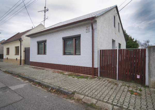 Samostatne stojaci 4i. RD, pozemok 683m2, časť Tulipán, Trnava