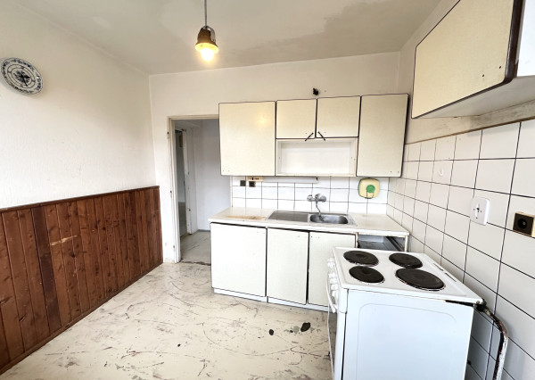 🔑 TOP PONUKA: NA PREDAJ! Obrovský Rodinný Dom so 100% Potenciálom v Seredi!