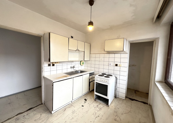 🔑 TOP PONUKA: NA PREDAJ! Obrovský Rodinný Dom so 100% Potenciálom v Seredi!