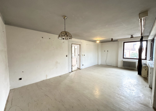 🔑 TOP PONUKA: NA PREDAJ! Obrovský Rodinný Dom so 100% Potenciálom v Seredi!