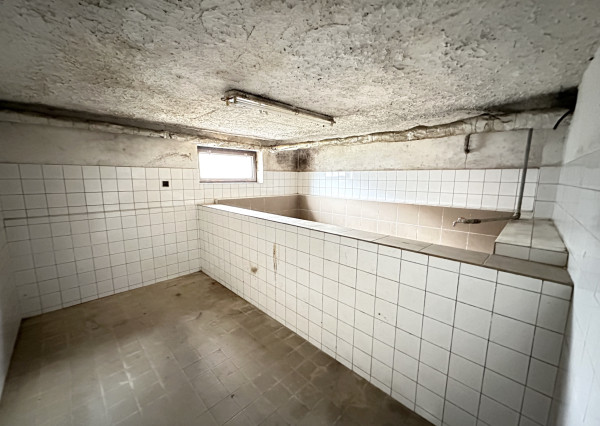 🔑 TOP PONUKA: NA PREDAJ! Obrovský Rodinný Dom so 100% Potenciálom v Seredi!