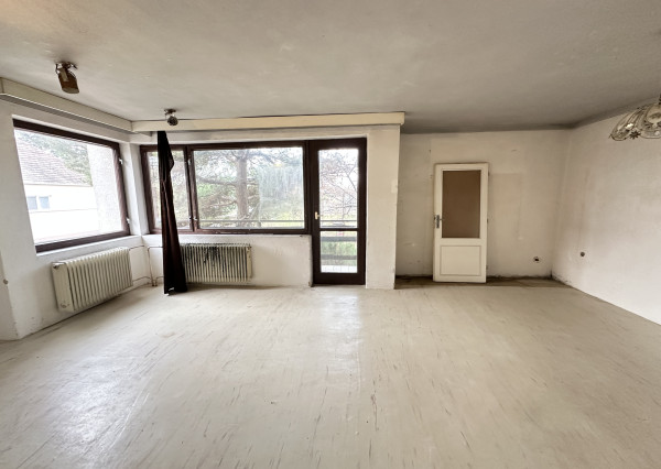 🔑 TOP PONUKA: NA PREDAJ! Obrovský Rodinný Dom so 100% Potenciálom v Seredi!