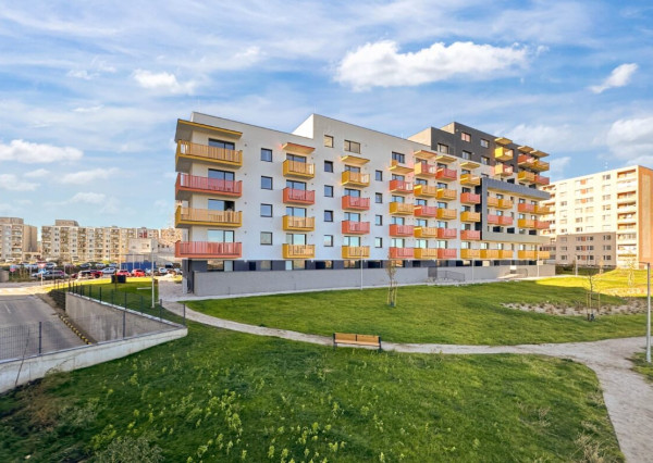 Dizajnový plne zariadený 1izb. byt s parkovaním Mikovíniho, Trnava ,PRENÁJOM!