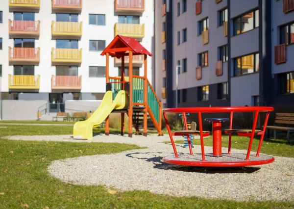 Dizajnový plne zariadený 1izb. byt s parkovaním Mikovíniho, Trnava ,PRENÁJOM!