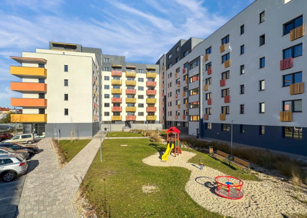 Dizajnový plne zariadený 1izb. byt s parkovaním Mikovíniho, Trnava ,PRENÁJOM!