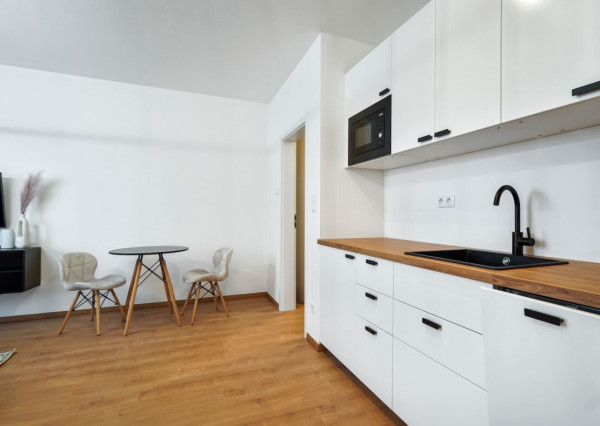 Dizajnový plne zariadený 1izb. byt s parkovaním Mikovíniho, Trnava ,PRENÁJOM!