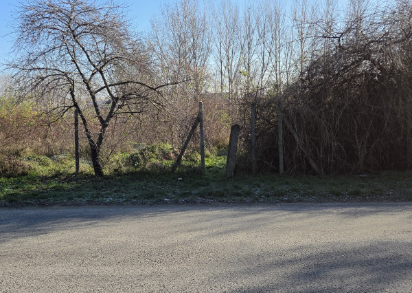 Pozemok na predaj na podnikanie - TOP lokalita.