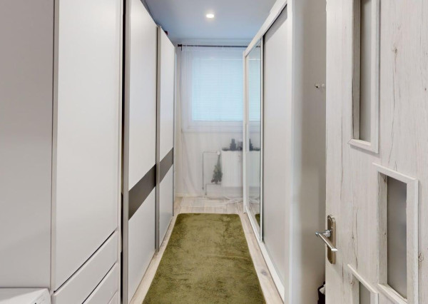 Kompletne zrekonštruovaný 3-i byt typu BAURING (65 m²) s loggiou – lokalita plná zelene